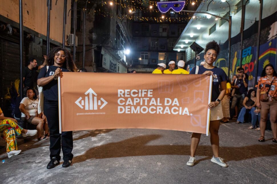 Formação para mulheres, educação cidadania, Compaz, Recife, jovens mulheres, Alto Santa Terezinha, bolsas de estudo