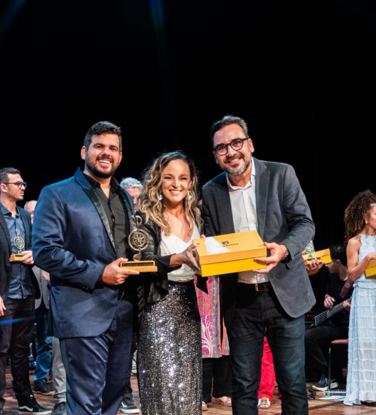 Andrezza Formiga, forró com elas, prêmio da música