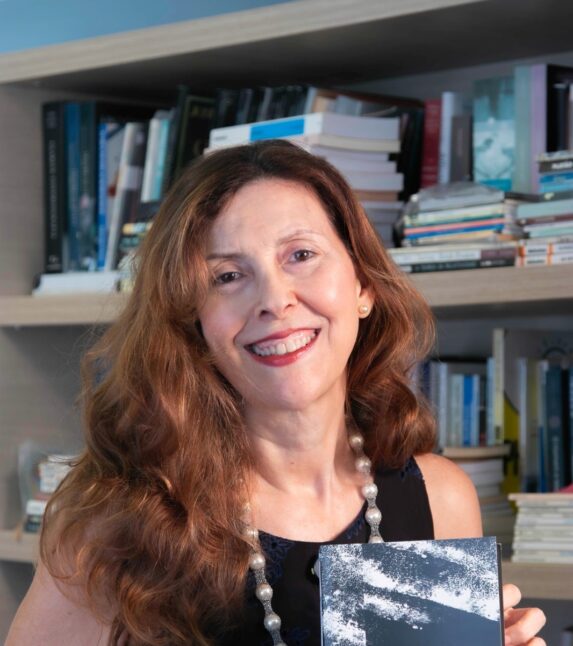 Poemas de Intervalo, Patricia Tenorio, escrita criativa, lançamento de livro, Cobogó das Artes, projeto social