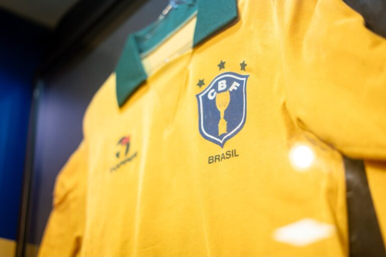 exposição futebol, camisas históricas, colecionismo, Copa do Mundo, Shopping Boa Vista, Antonio Botelho