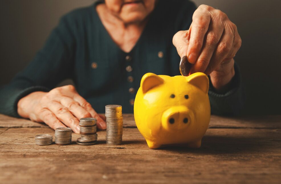 Educação financeira, gerações, investimento, aposentadoria, vulnerabilidade financeira