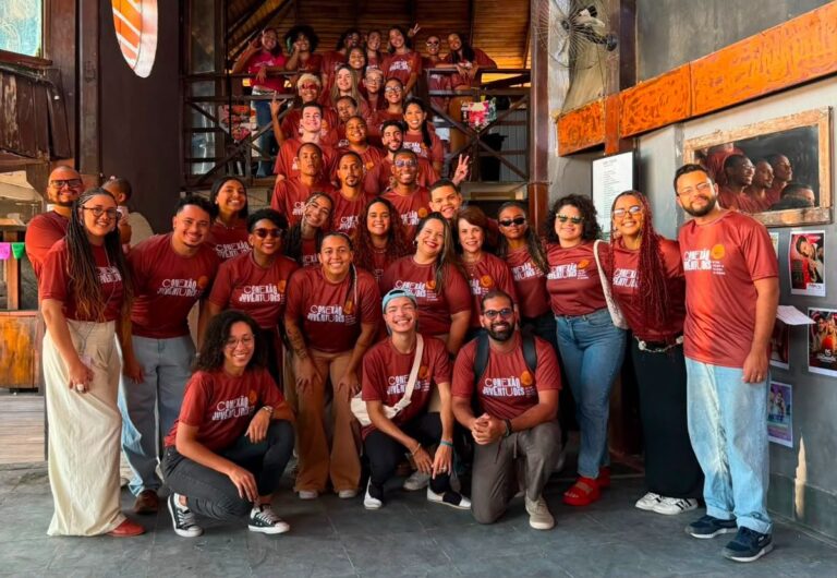 Cine Reconhecer, Praia do Pina, Conexão Juventudes, cinema ao ar livre, cultura local, Recife