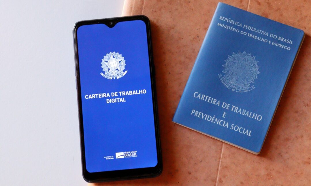empregos Estácio, vagas, estágios, mercado de trabalho, Pernambuco, qualificação, carreira