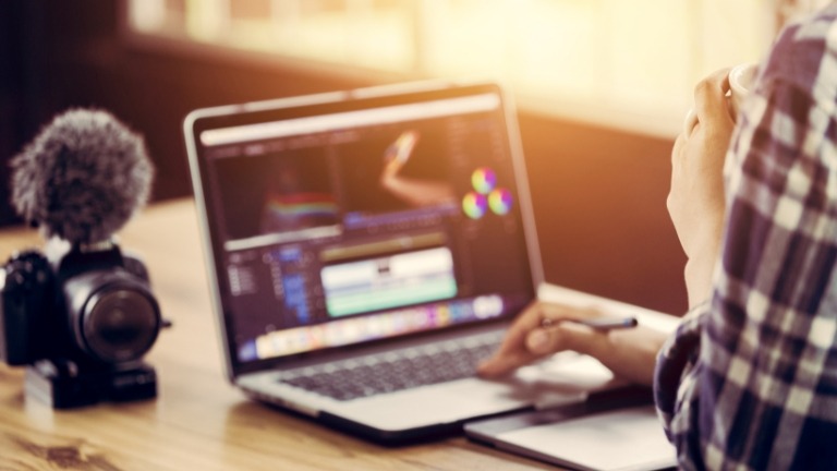 cursos Santander, IA para PMEs, marketing digital gratuito, finanças para startups, proteção de dados, empreendedorismo online, formação gratuita